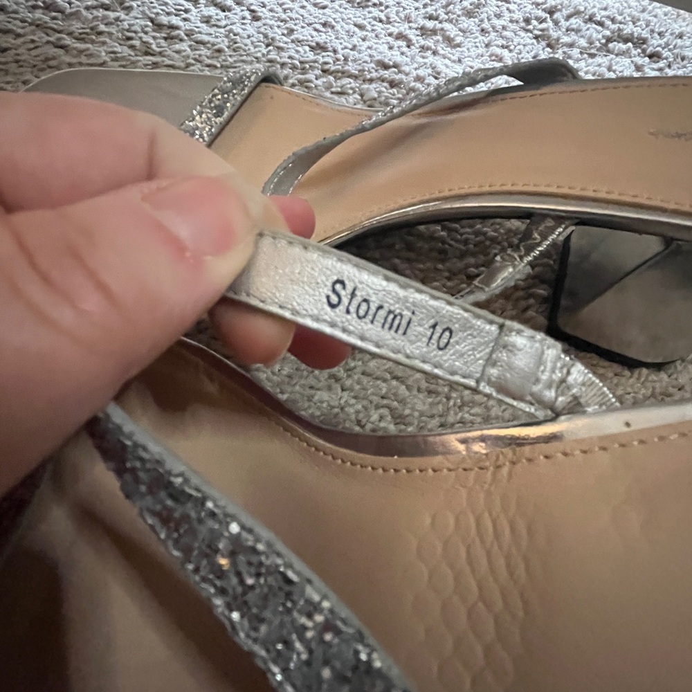 Silver heels - Picture 4 of 4